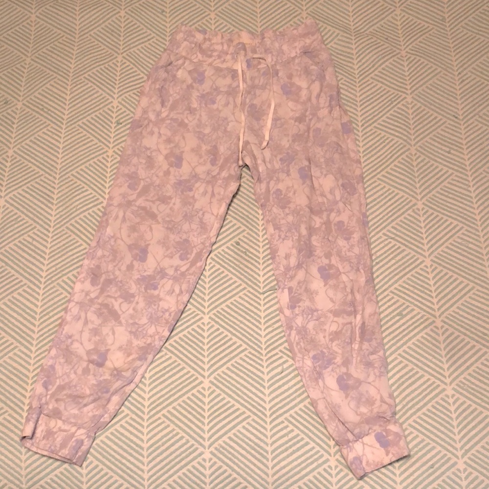 Floral joggers / capris